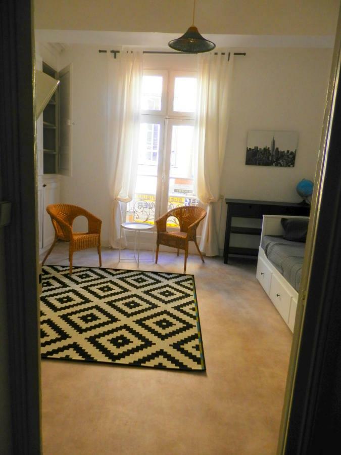 Couette & Cafe Roxane Apartment Бержерак Екстериор снимка